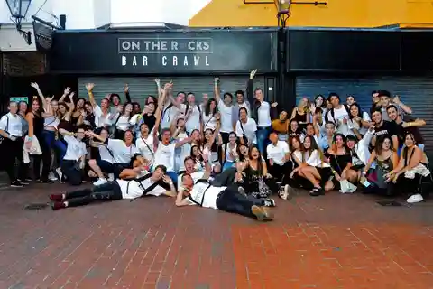 Il miglior Bar Crawl di Edimburgo: Shot gratuiti, sconti e foto