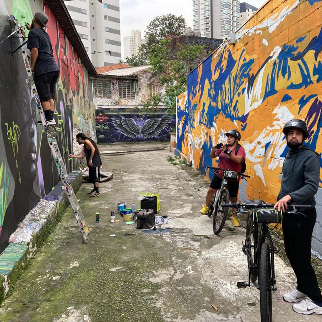 Colagem de mídia
