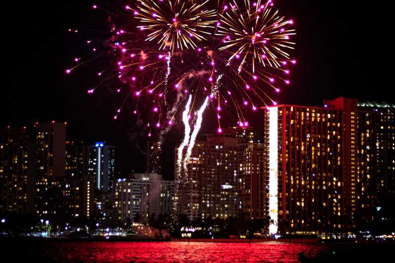 waikiki catamaran fireworks cruise