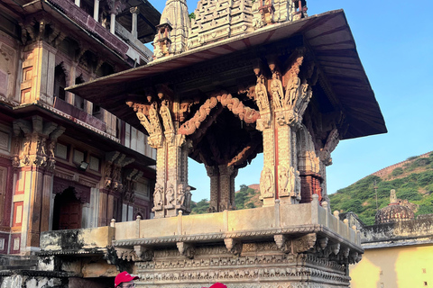 Jaipur: Amer City Heritage Walking Tour with Breakfast