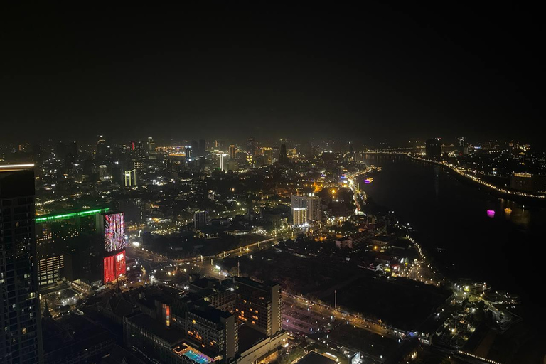 Promenade nocturne dans la ville de Phnom Penh avec Lina