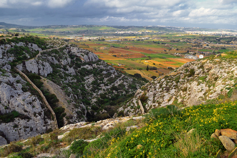 Malta: Lo más destacado de la naturaleza Excursión privada a pie con transporteMalta: lagos Chadwick, Victoria Lines y Bingemma Nature Tour