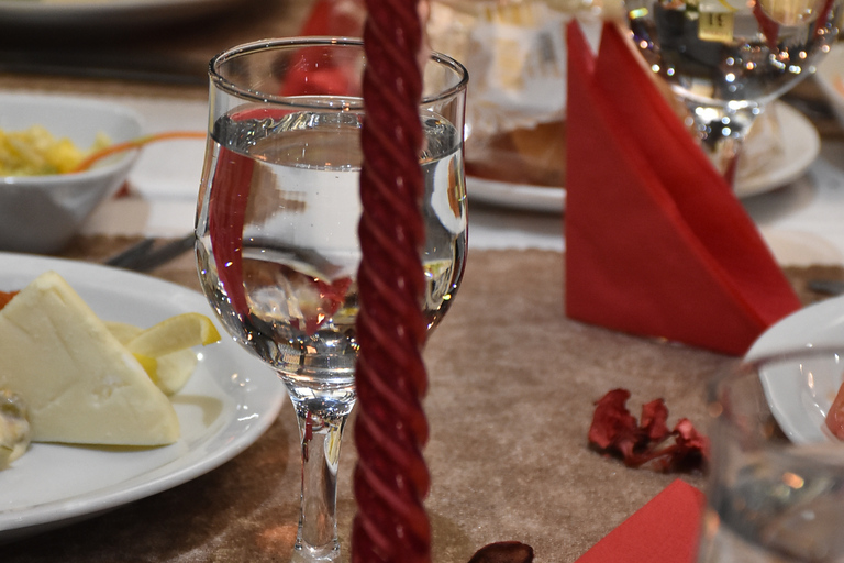 Istanbul: New Year&#039;s Eve Bosphorus Cruise with Dinner OptionVIP Dinner Menu, Alcoholic Drinks, and Hotel Transfer