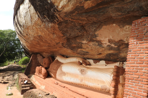 Day Trip to the Ancient Capital of Polonnaruwa From Colombo