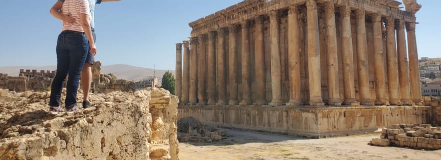 Temples de Baalbek et grottes de Ksara avec prise en charge, guide, entrées + déjeuner
