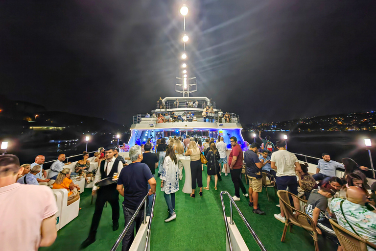 Istanbul: New Year&#039;s Eve Bosphorus Cruise with Dinner OptionVIP Dinner Menu, Alcoholic Drinks, and Hotel Transfer