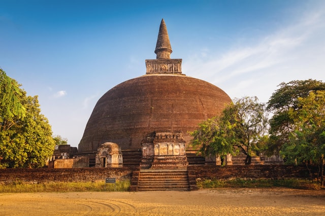 From Negombo: Full-Day Unesco City of Anuradhapura Trip