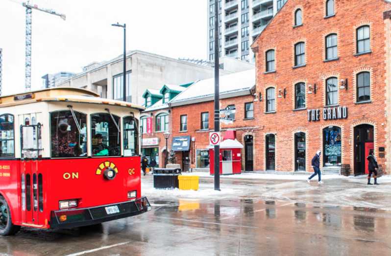 Ottawa: Hop on Hop off Winter Tour by Vintage Bus