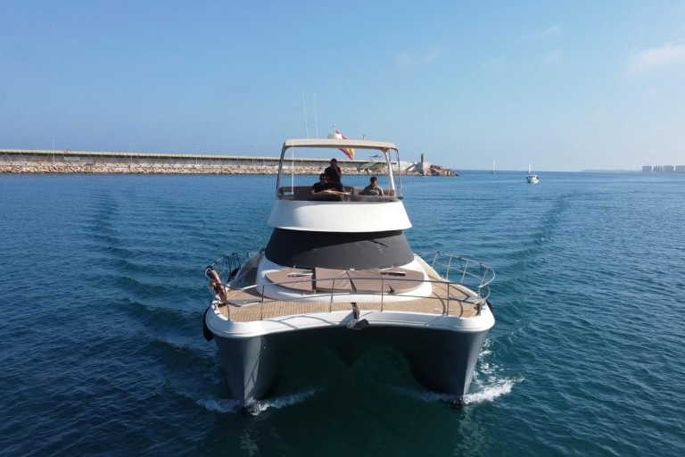 Lanzarote: Catamaran Ervaring met wateractiviteitenPrivécatamaran voor maximaal 12 passagiers
