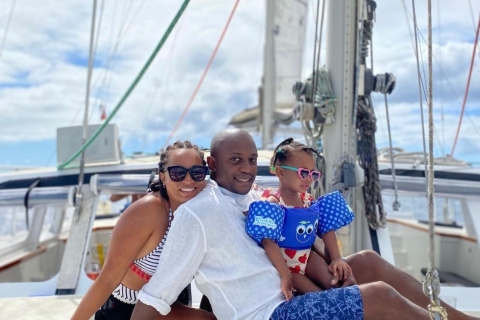 Barbade : Tour en catamaran avec plongée en apnée et déjeunerRamassage des hôtels de la côte sud