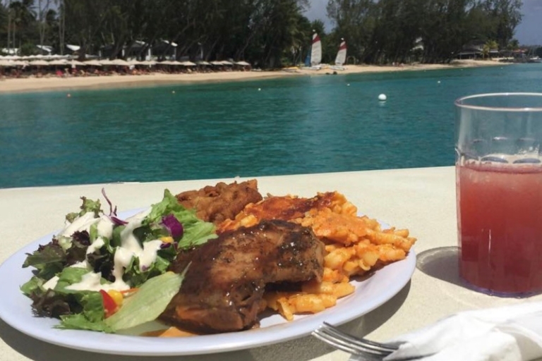 Barbados: wycieczka katamaranem z nurkowaniem i lunchemOdbiór z hotelu na południowym wybrzeżu