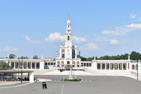 Porto: Traslado particular para Lisboa com paradas em até 3 cidadesPare em 3 cidades