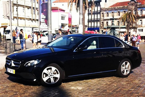 Porto: Traslado particular para Lisboa com paradas em até 3 cidadesPare em 3 cidades