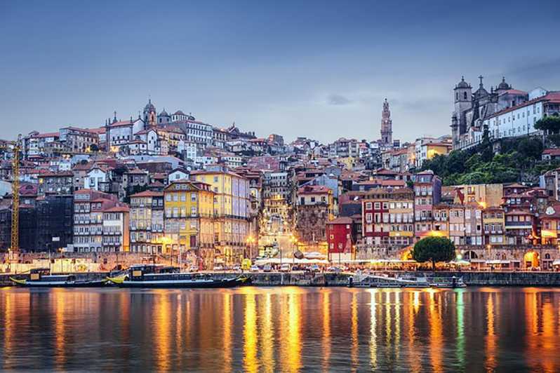 Порту: частный трансфер в Лиссабон с остановками до 3 городов