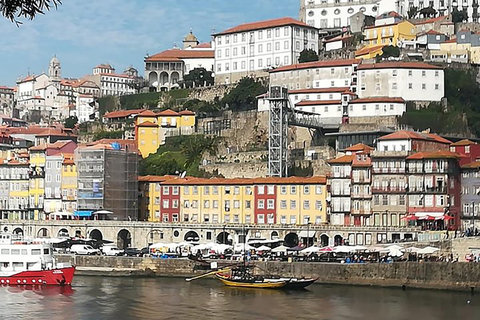 Porto: Traslado particular para Lisboa com paradas em até 3 cidadesPare em 3 cidades