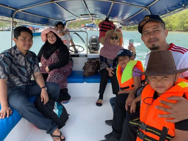 Visit From Desaru Coast Sungai Lebam River Cruise with Pickup in Kluang, Johor, Malaysia
