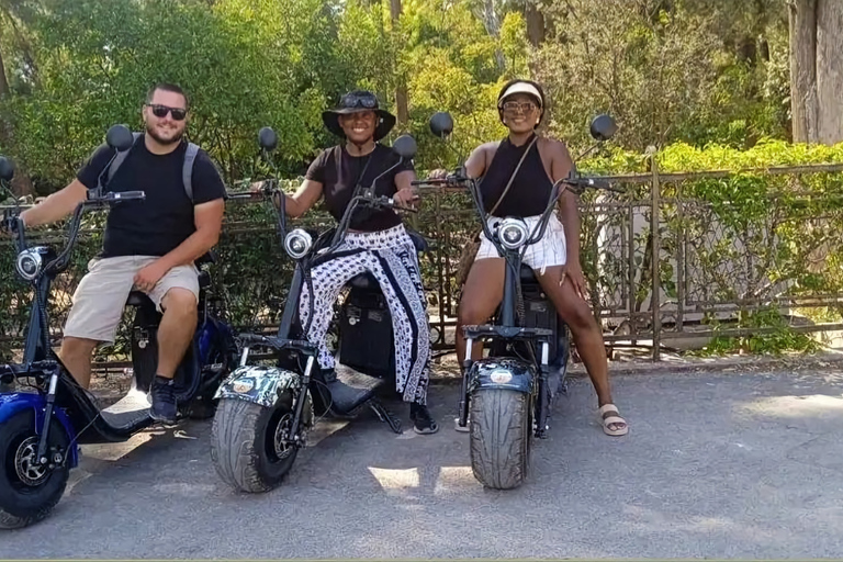 Athen: Geführte E-Scooter-Tour im Akropolis-Gebiet