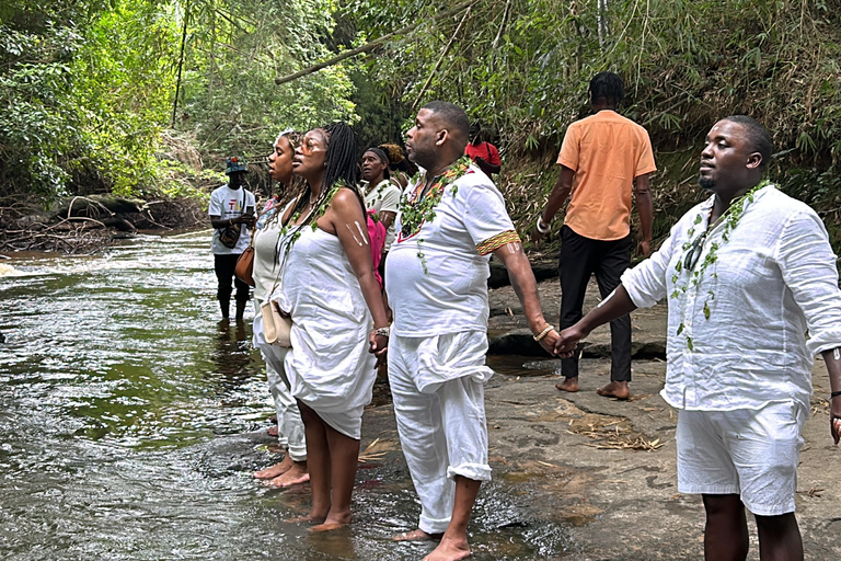 Assin Manso Ancestral Slave River Park und Capecoast-Schlösser