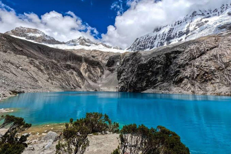 Huaraz: Laguna 69 Full-Day Guided Trekking Adventure