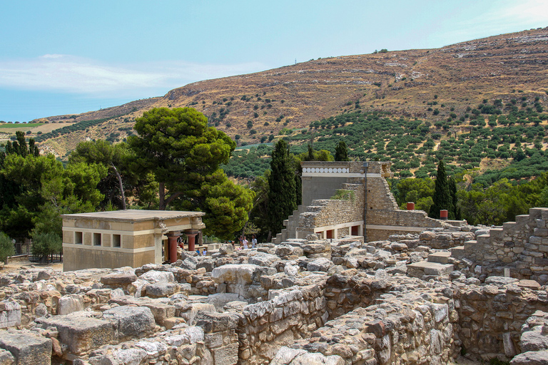 Heraklion: Palace of Minoa & Spinaloga/Elounda Village Tour Tour with driver