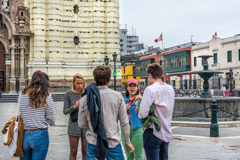 Lima: Historic Centre Street Food & Old Taverns ExperienceStreet Food-ervaring in het Engels