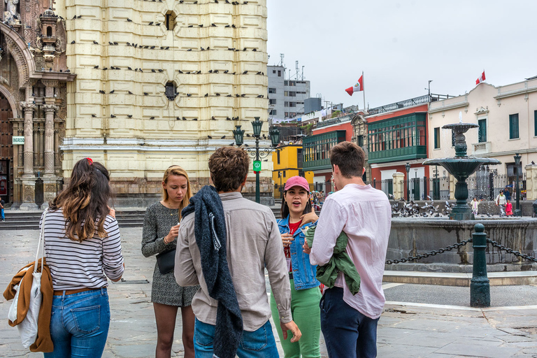 Lima: Historic Centre Street Food & Old Taverns ExperienceStreet Food-ervaring in het Engels