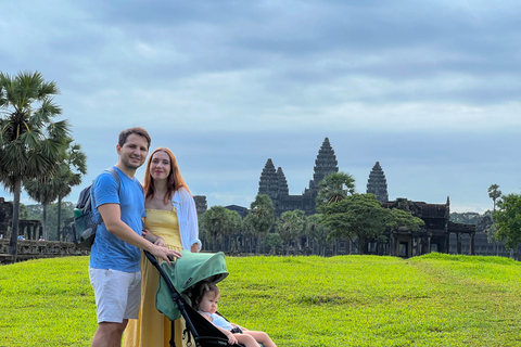 Siem Reap: Angkor Wat Sunrise Tour via Tuk Tuk &amp; Breakfast