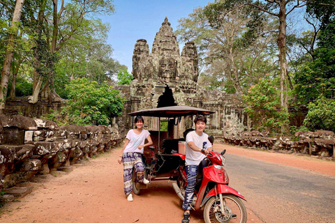 Siem Reap: Angkor Wat Sunrise Tour a través de Tuk Tuk y desayuno