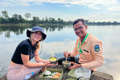 Siem Reap: Angkor Wat Sunrise Tour a través de Tuk Tuk y desayuno