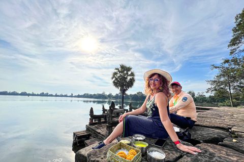 Siem Reap: Angkor Wat Sunrise Tour via Tuk Tuk & Breakfast