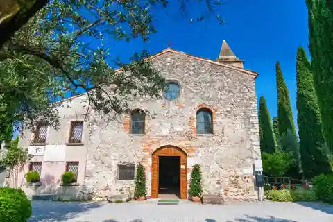 Fabulous Heritage of Sirmione - Walking Tour