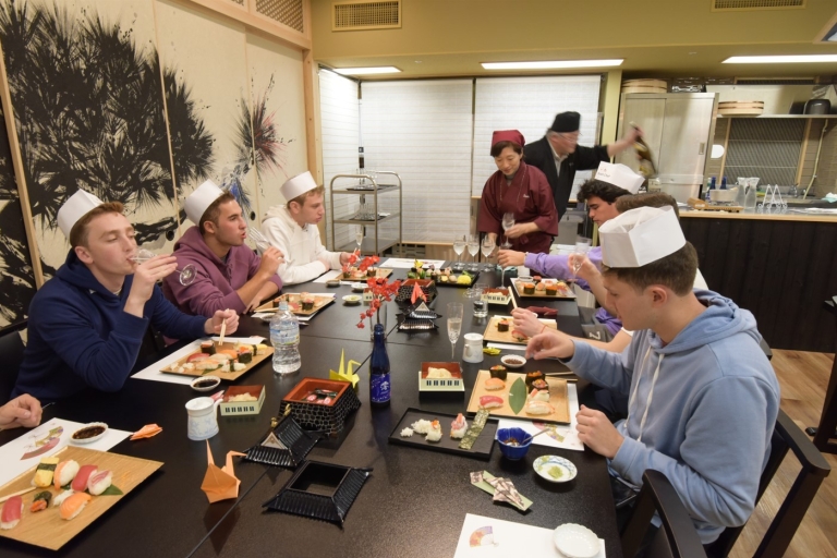Tokyo: Sushi Making Workshop and Meal Regular Course