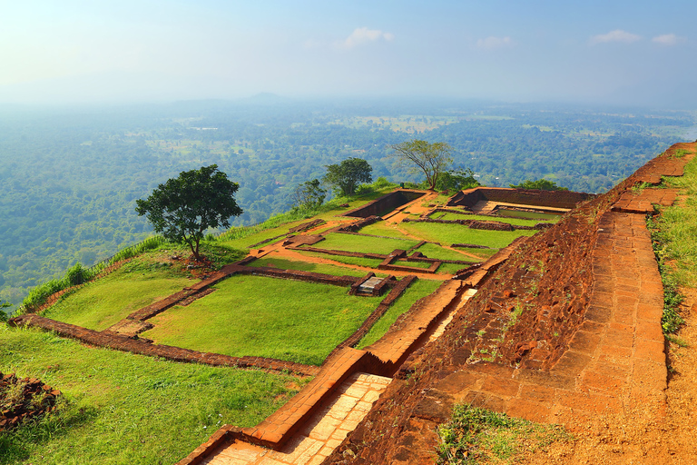 Sri Lanka: tour di più giorni con più città da visitareTour multi-città dello Sri Lanka di 5 giorni