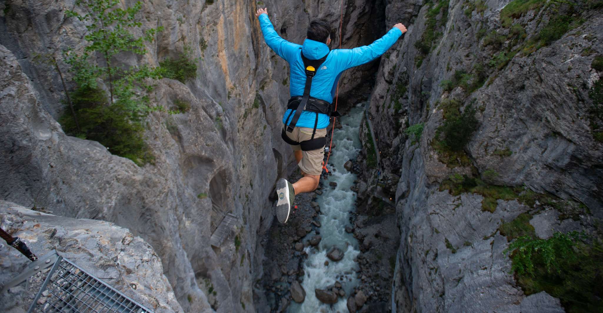 Interlaken, Canyon Swing in Grindelwald - Housity