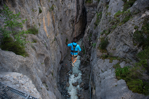 Interlaken: Canyon Swing in GrindelwaldCanyon Swing with Departure from Grindelwald