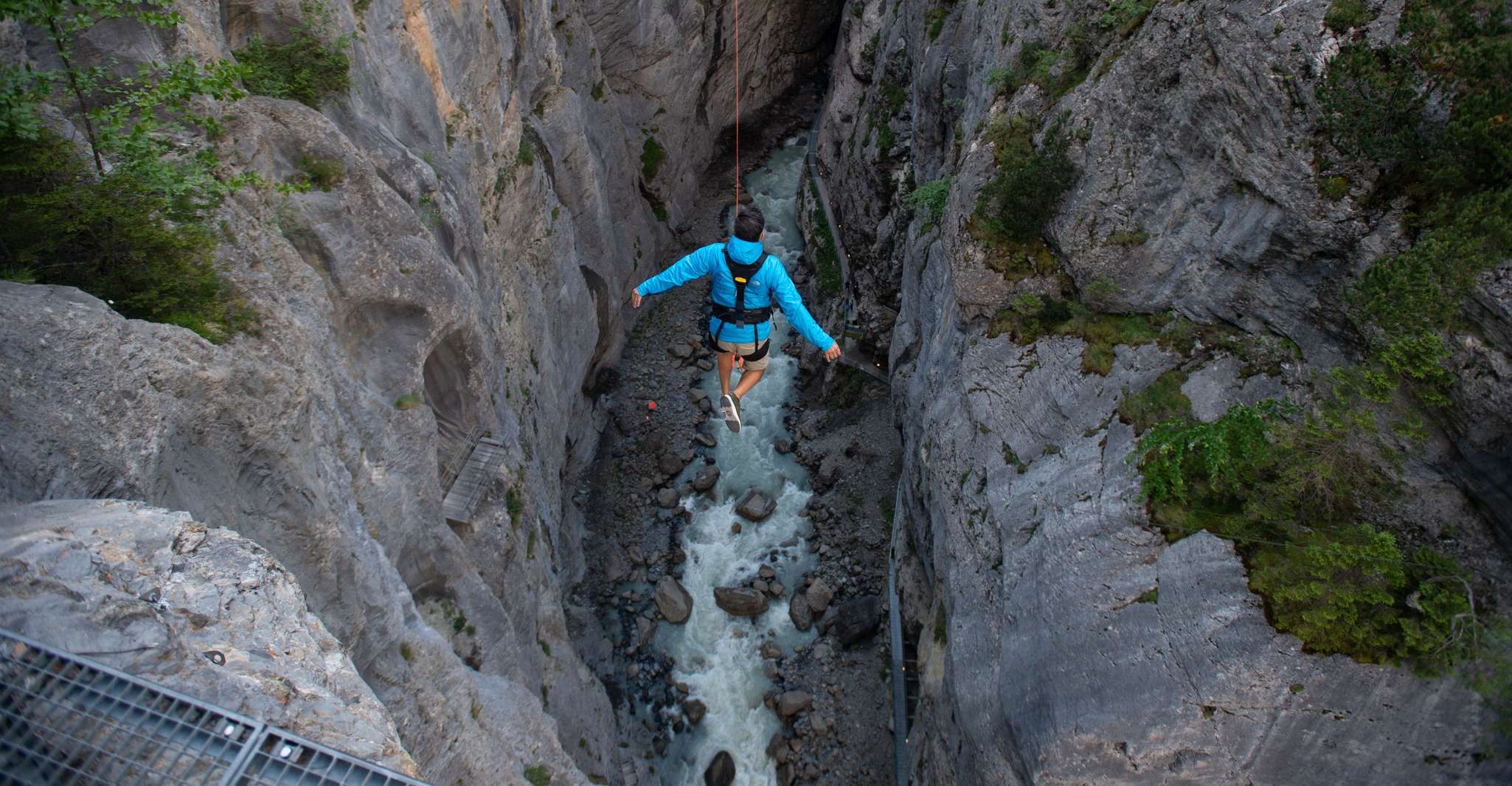 Interlaken, Canyon Swing in Grindelwald - Housity