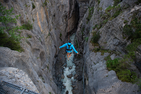 Interlaken: Canyon Swing in GrindelwaldCanyon Swing mit Abflug von Grindelwald