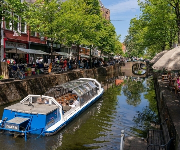 Delft: cruzeiro pelo canal com comentários guiados