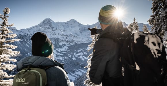 Interlaken: Snowshoe and Sledding Tour with Cheese Fondue
