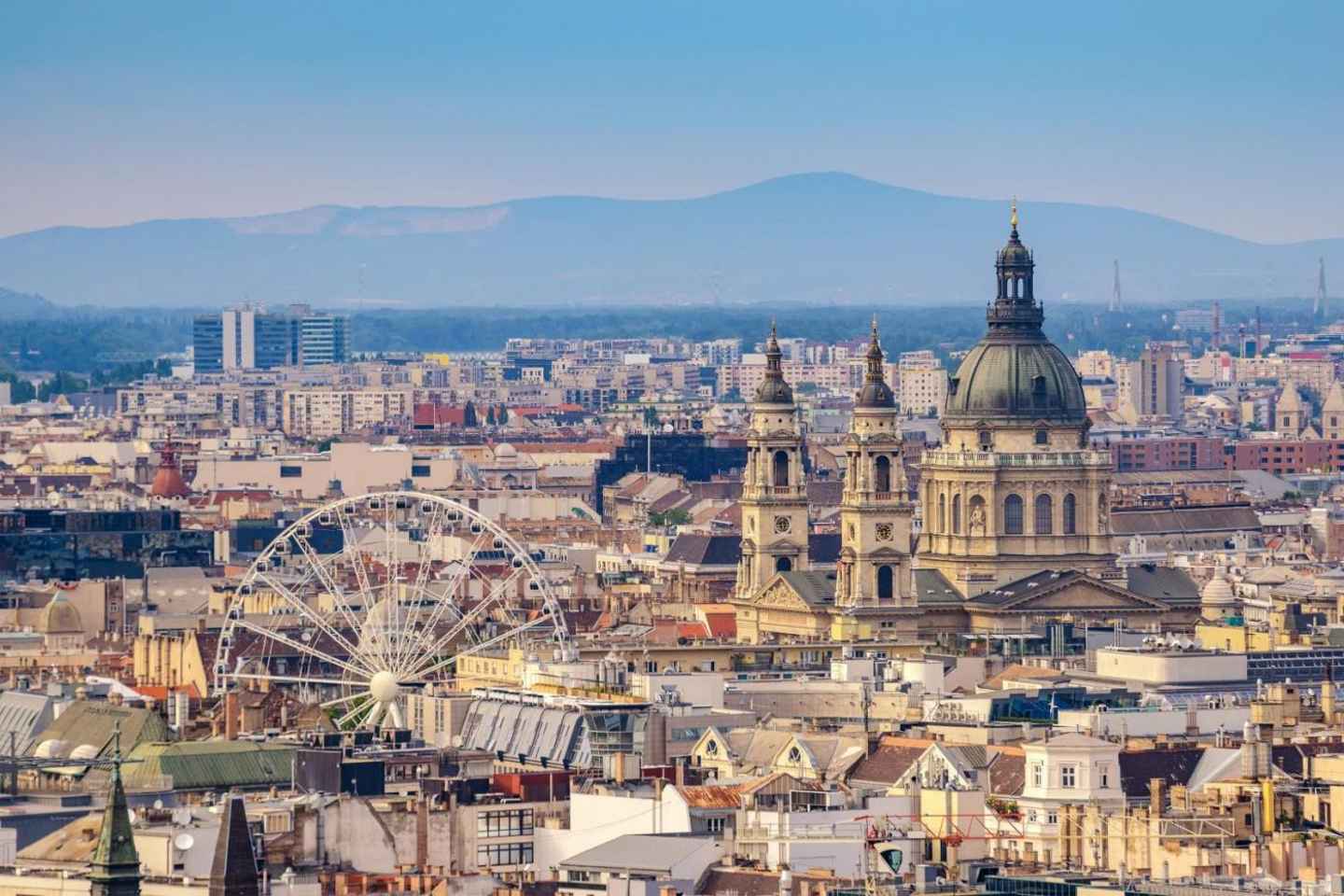 From Vienna: Budapest Small-Group Guided Day Tour