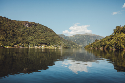 Desde Norheimsund Excursión por los fiordos Hardangerfjord y Fyksesund RIB