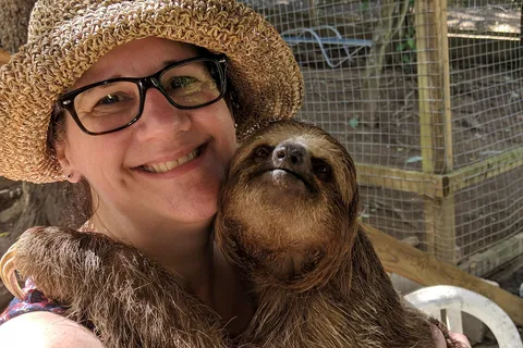 Roatan: Monkeys and Sloths Hangout with Island Tour