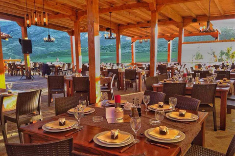 من سكوبي: زيارة وتذوق نبيذ لازار وقلعة سوبوتمن سكوبيه: زيارة وتذوق نبيذ لازار وقلعة سوبوت