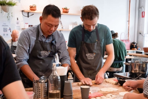 Melbourne : Cours de cuisine de boulettes chinoises avec un verre