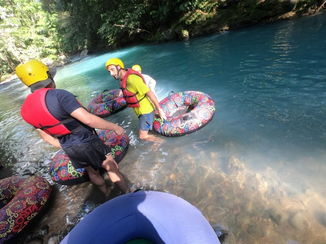 Visit Rio Celeste Tubing Tour with Snacks and Drinks in La Fortuna, Costa Rica