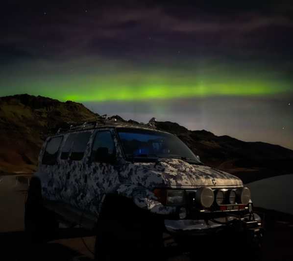 Reykjavik: Private Northern Light Super Jeep Nature Tour