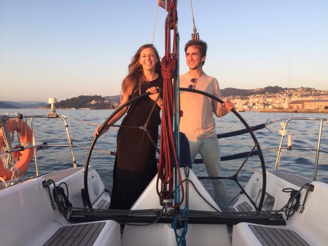 Visit Vigo: Private Sailing Cruise for 2 with Dinner and Wine in Vigo