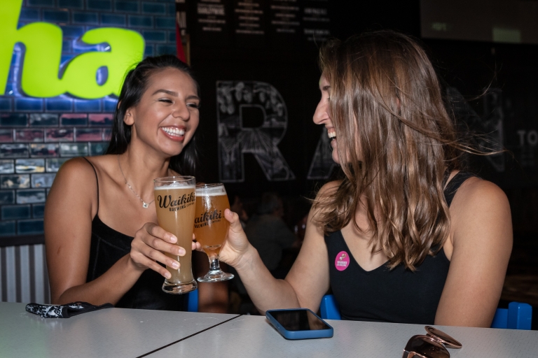Honolulu: Waikiki Pub Crawl Happy Hour