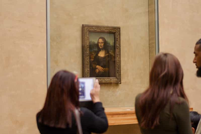 Paris: Louvre Museum Highlights & Hidden Gems 