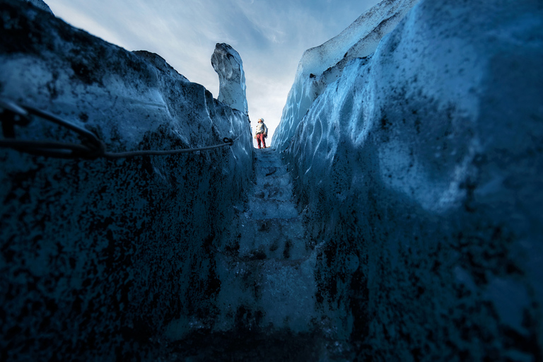 Côte sud islandaise : grotte de glace bleue et Jokulsarlon